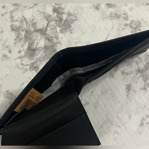 NEW Levi’s RFID Bi-Fold Leather Wallet - Picture 7 of 9